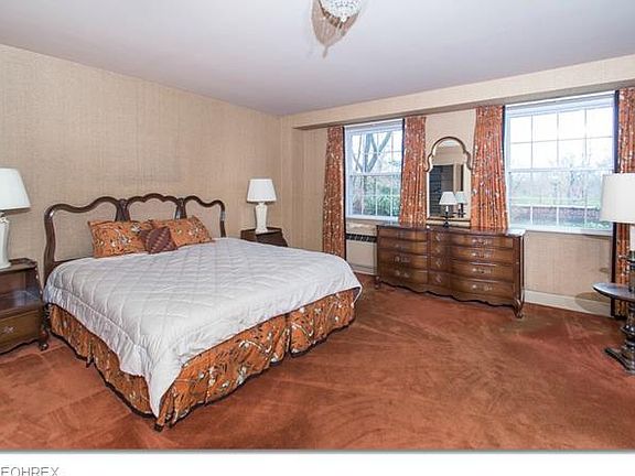 5th image of 19015 Van Aken Blvd APT 206