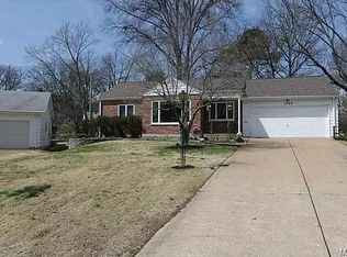 1429 Pinetree Ln, Saint Louis, MO