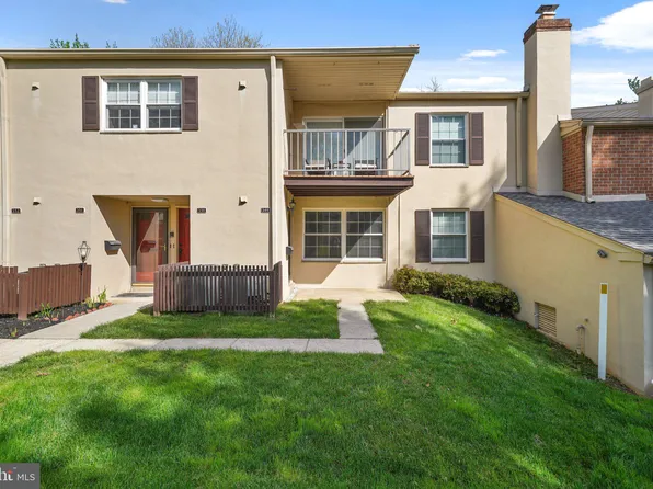 349 Old Forge Xing #349, Devon, PA 19333