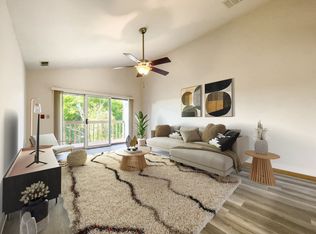 2 Ridgeview Ct APT 11, Madison, WI 53704