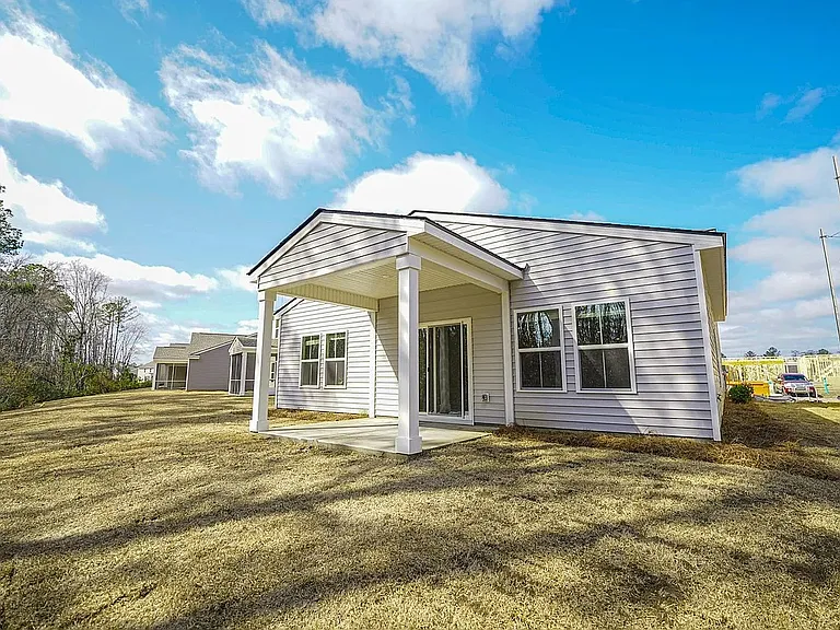 136 Kingswood Cir — Photo 15