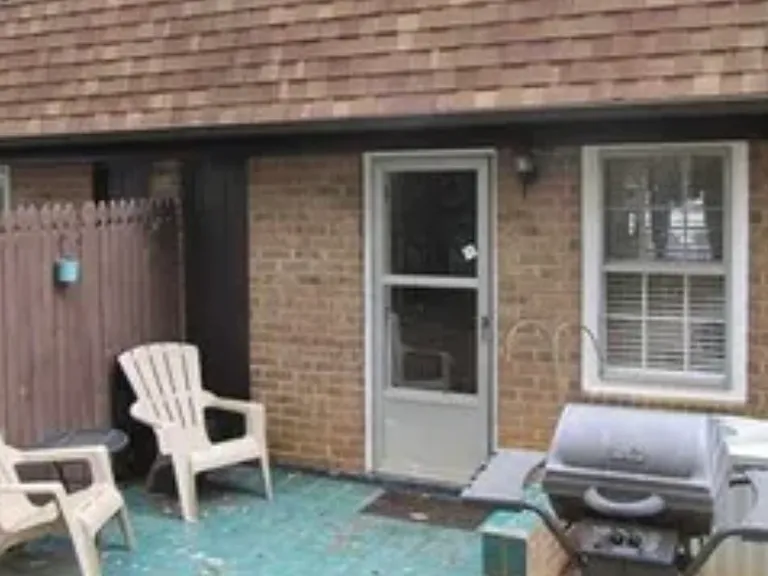 921 Nottingham Dr #13 — Photo 24