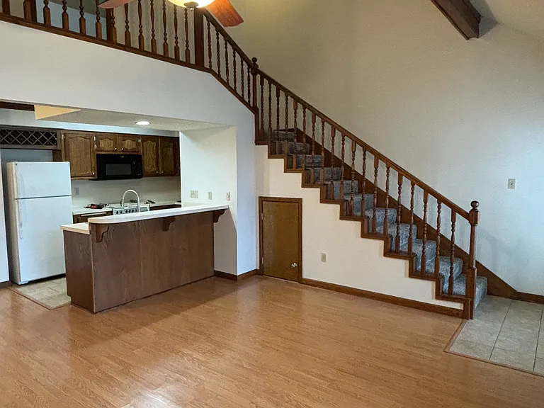 190 Ocean Dr #3B — Photo 2