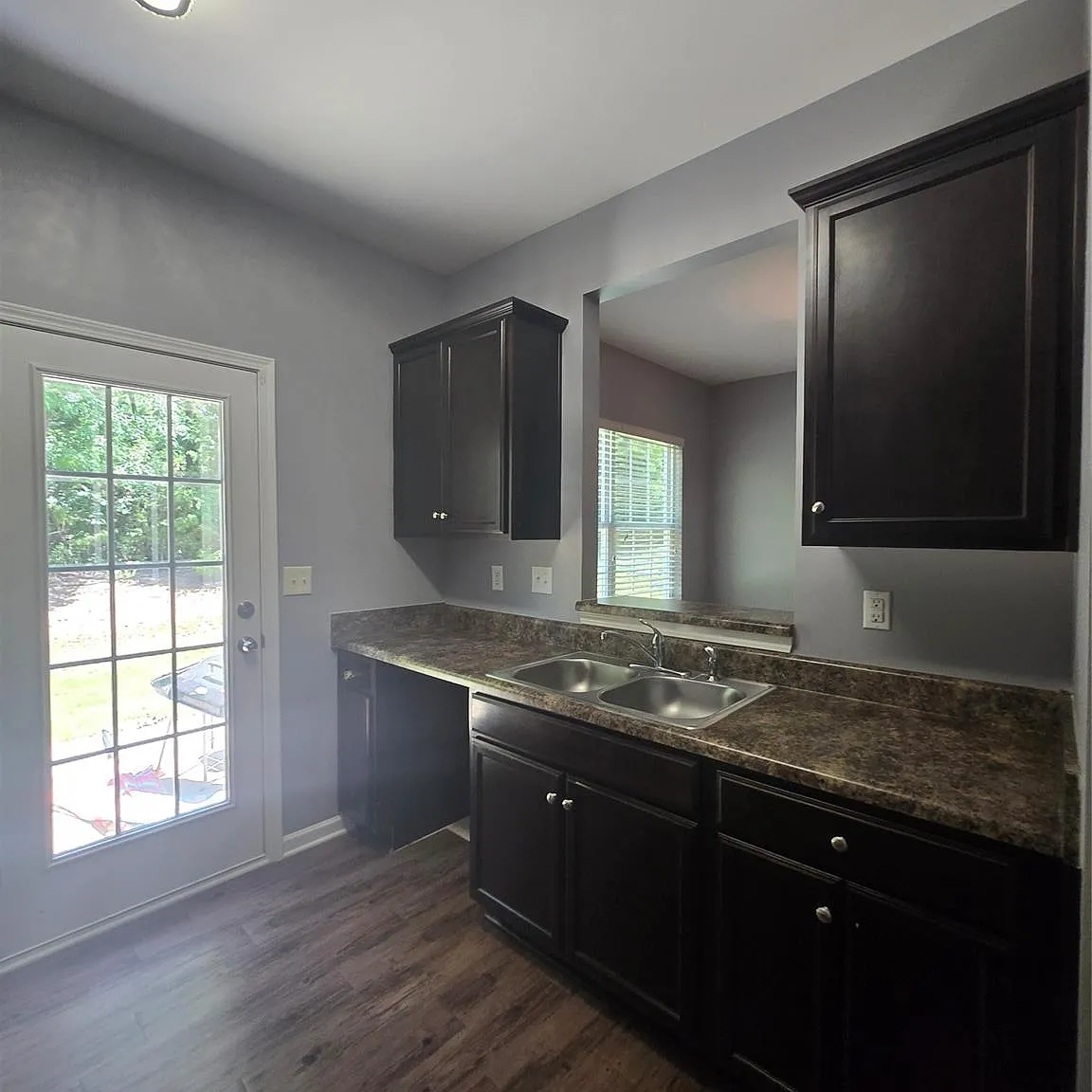 3 bed, 2.5 bath, $1,800 — Photo 2