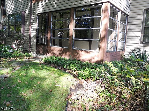 4th image of 1347 Fox Run Dr