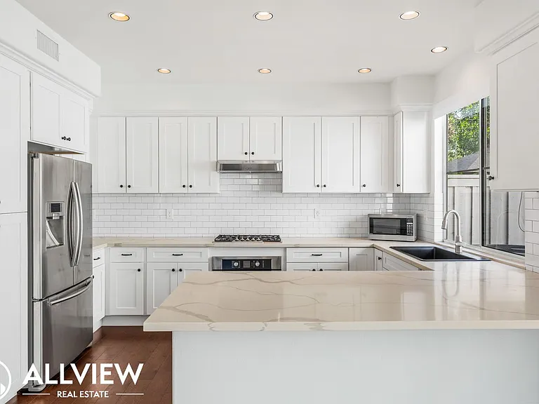 2854 Vicenzo Dr — Photo 2