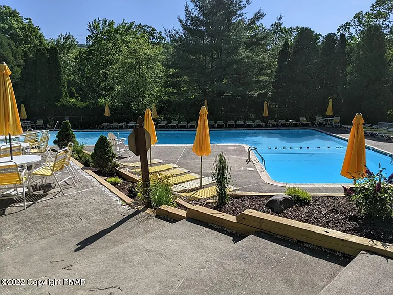 509 Wales Ct — Photo 16