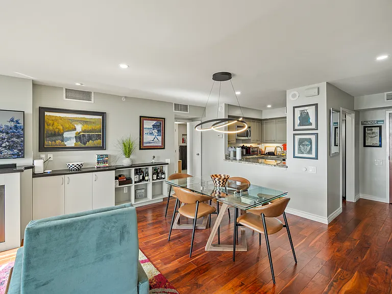 500 W Harbor Dr #1020 — Photo 6