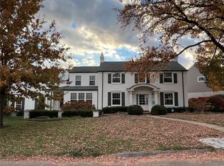 58 Hill Dr, Saint Louis, MO 63122