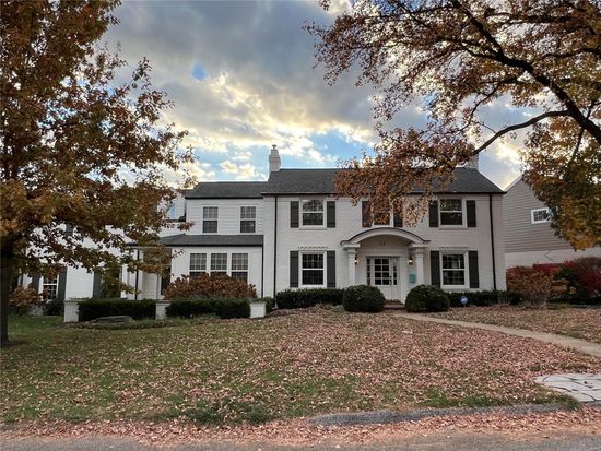 58 Hill Dr, Saint Louis, MO 63122