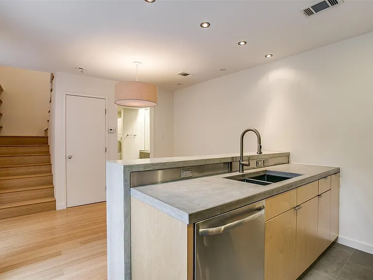 3945 Buena Vista St #C — Photo 14