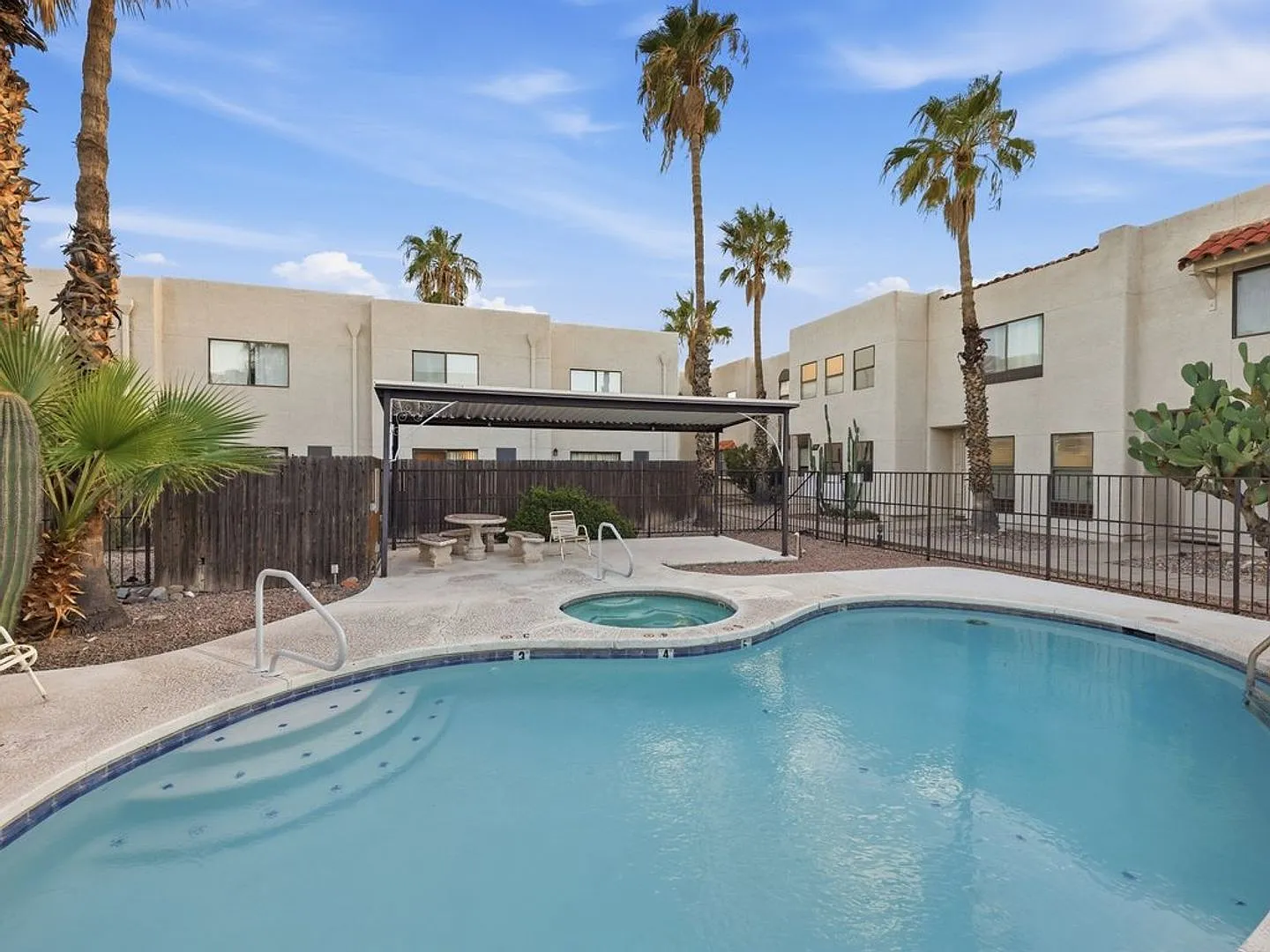 Charming 2 Bed / 2 Bath Two-Story home with community pool! — Photo 2
