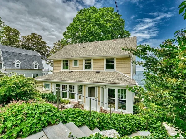 522 Forest Lawn Rd, Webster, NY 14580