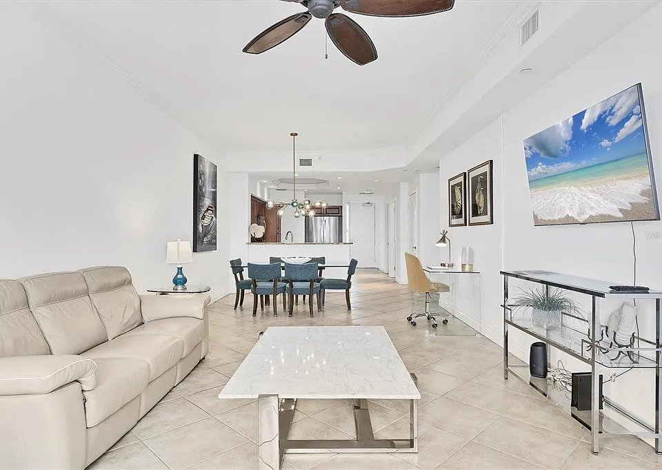 8111 Lakewood Main St #304