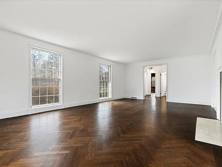 6 Fox Meadow Rd — Photo 5