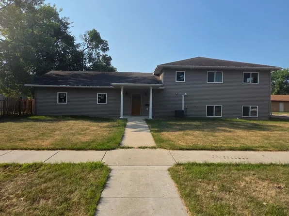 311 4th Ave N, Wahpeton, ND 58075
