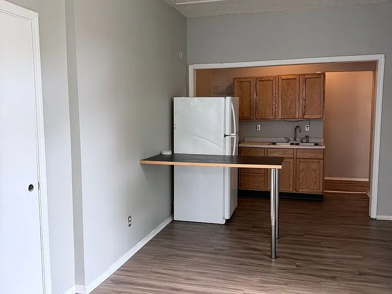 1031 Hartford St — Photo 16