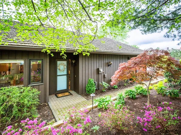 453-53 Meadowview Dr, Aurora, OH 44202