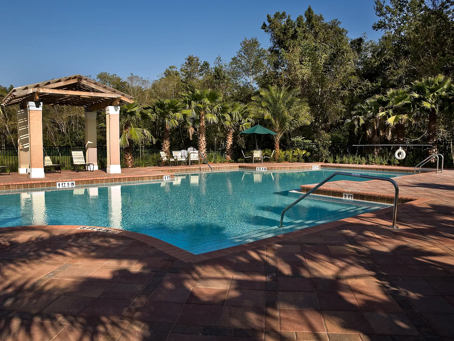 Savannah Springs Apartments — Photo 2