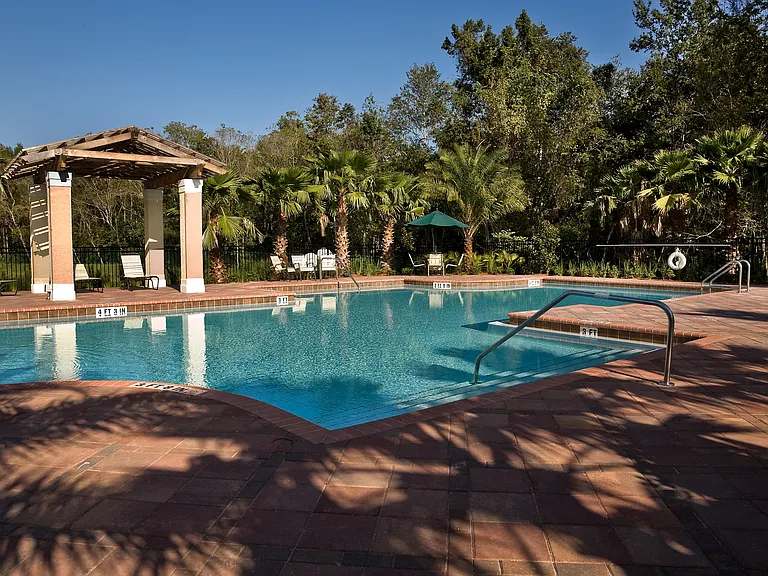 Savannah Springs Apartments — Photo 2