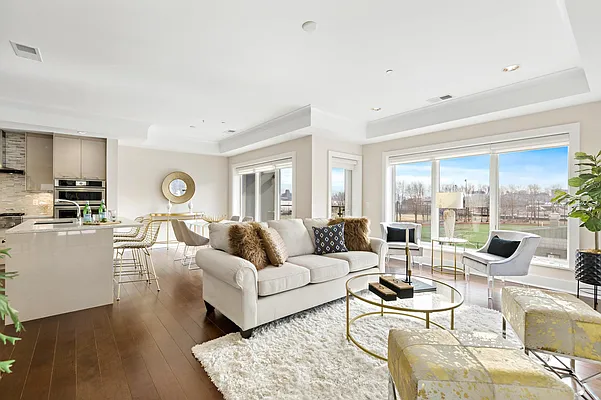 Sold by Christie's International R.E. North Jersey, Inc. | media 3