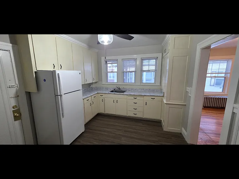33 Harbor St #2R — Photo 7