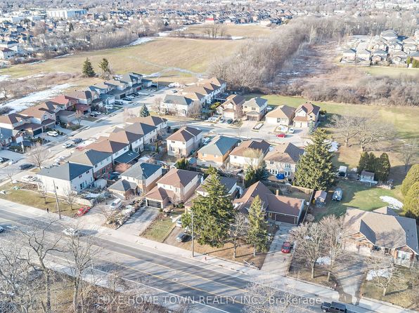 163 Stone Church Rd E, Hamilton, ON L9B 1A8