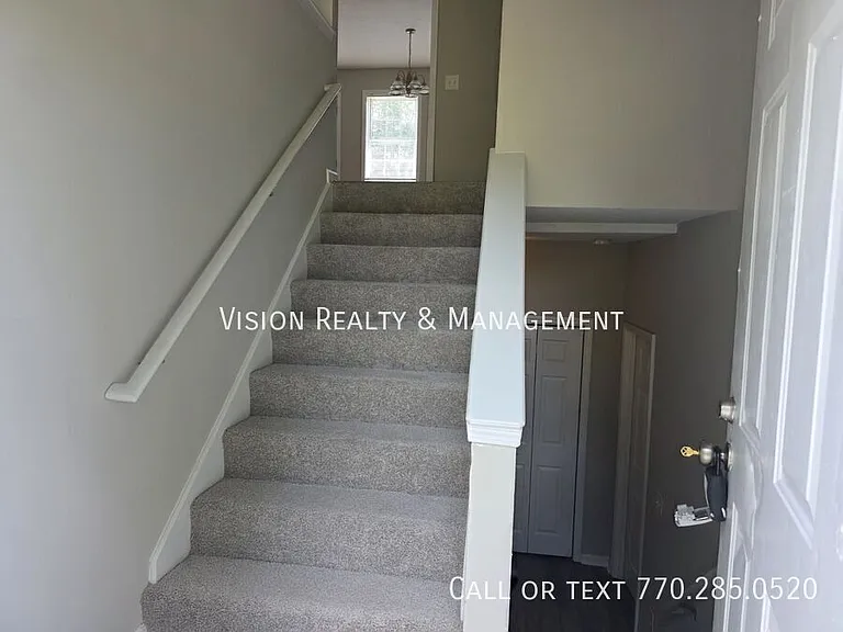 258 Lambert Overlook Cir — Photo 14