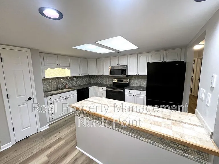 3030 Steeplechase Dr — Photo 14