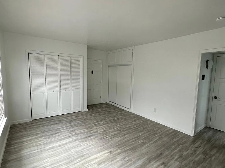 122 Elm Ave #12 — Photo 2