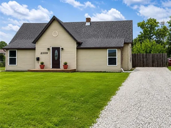 2309 Washington St, Lexington, MO 64067
