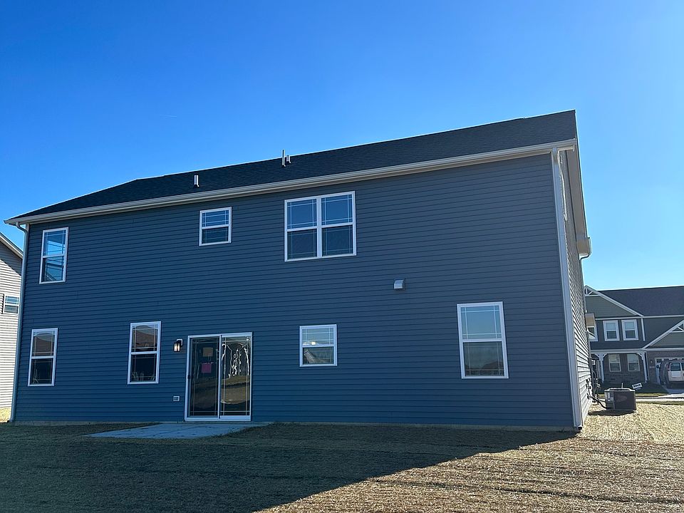 2nd image of 880 Blaine Dr