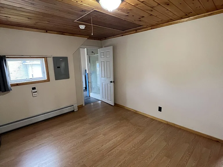 109 Pleasant St — Photo 3