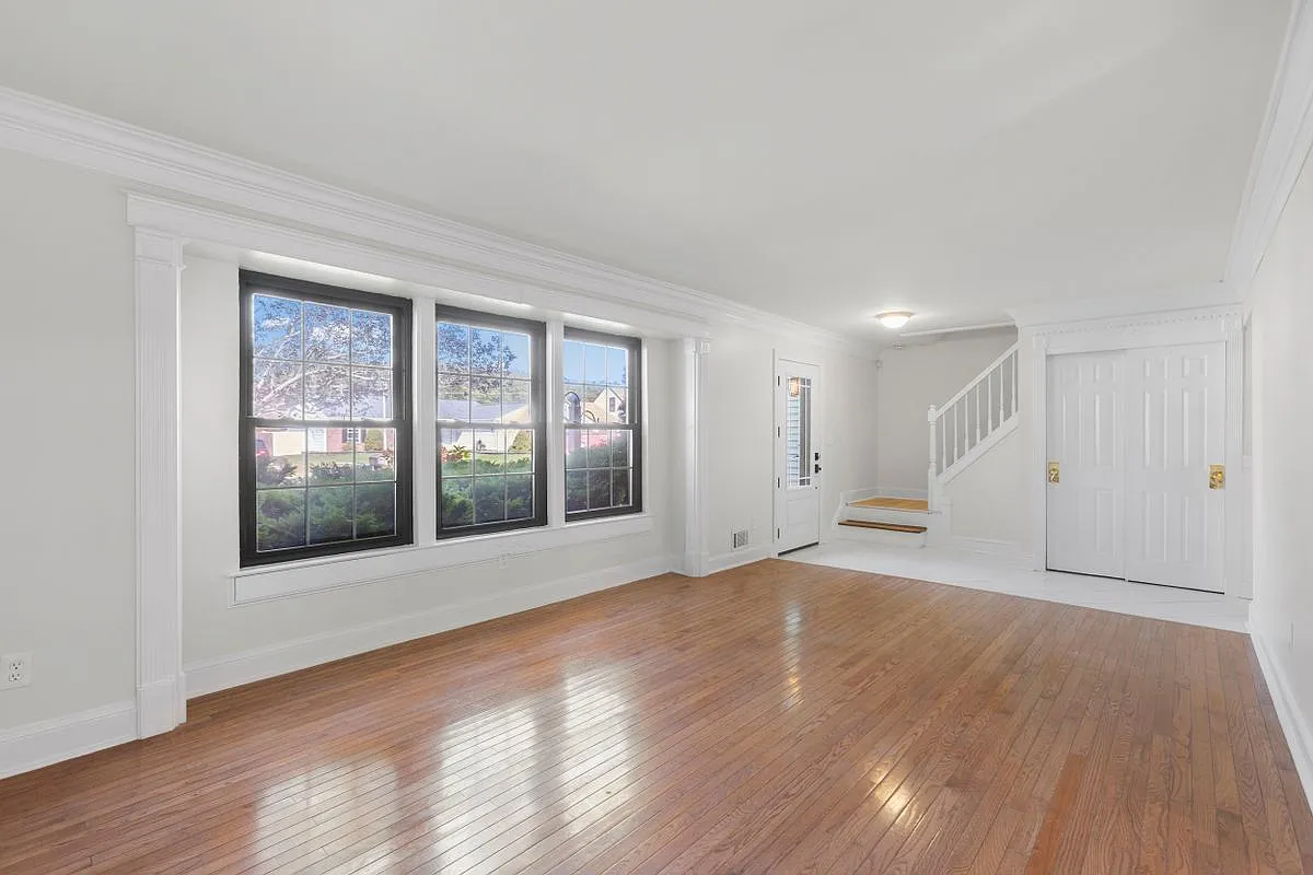 4 bed, 3.0 bath, 1883 sqft, $3,900 — Photo 4