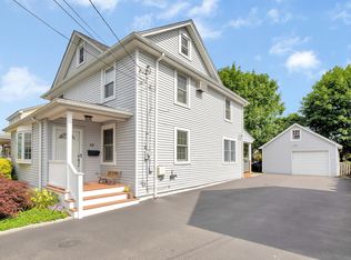 10 Elm St, Greenvale, NY 11548