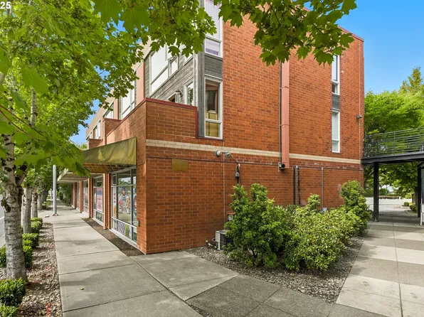 17040 SW Whitley Way APT 201, Beaverton, OR 97006