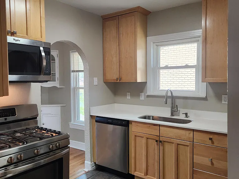 5737 Goodwin Ave — Photo 9