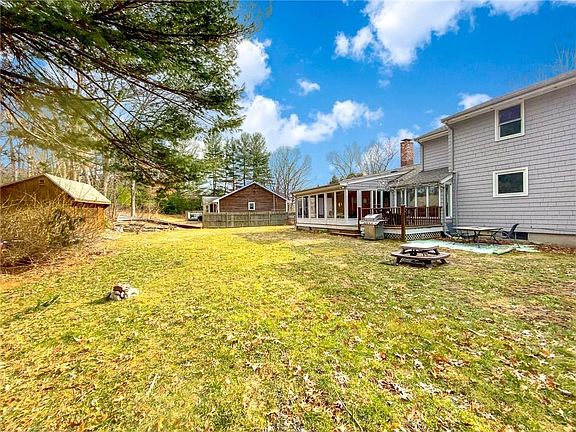 4th image of 19 Larchwood Dr