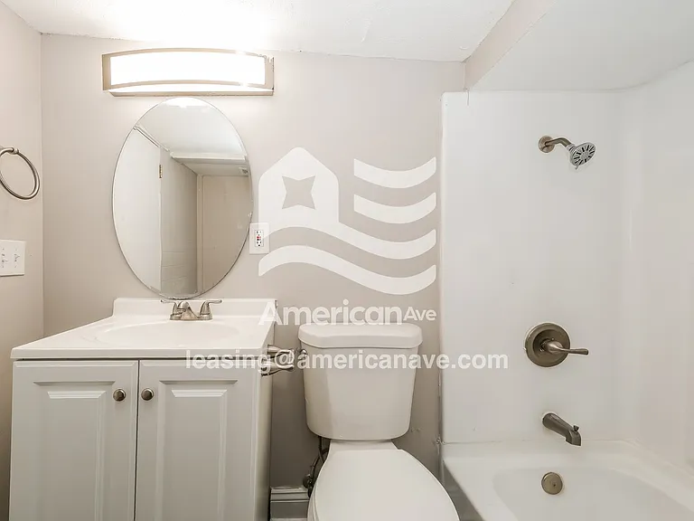 185747_011_main_bathroom_11.jpg