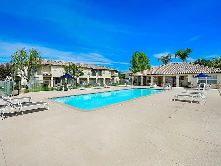 La Villa Apartments — Photo 9