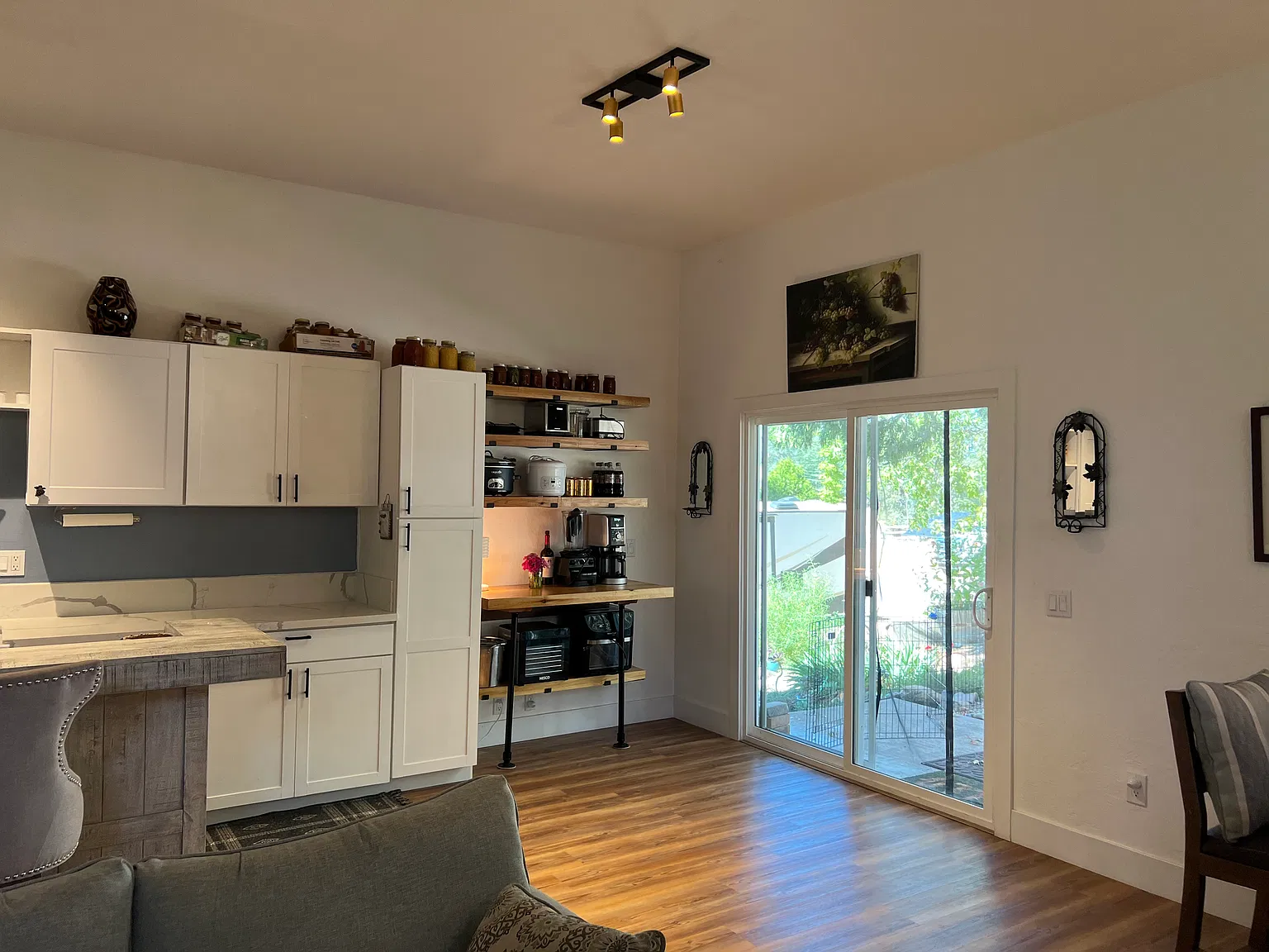 1 bed, 880 sqft, $1,750 — Photo 3