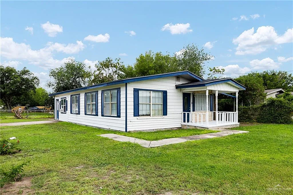 3 bed, 1.0 bath, 1248 sqft, $950 — Photo 2