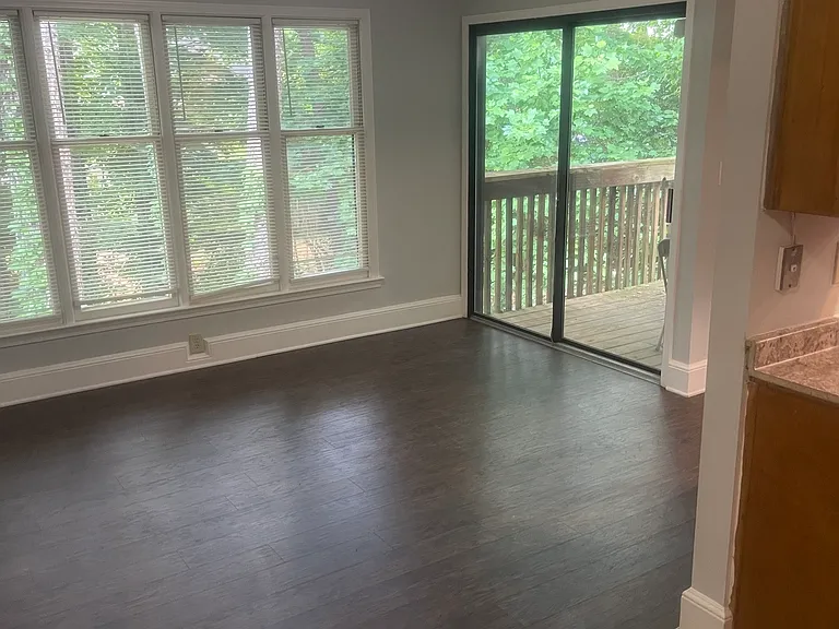 5035 Highland Hills Pkwy — Photo 12