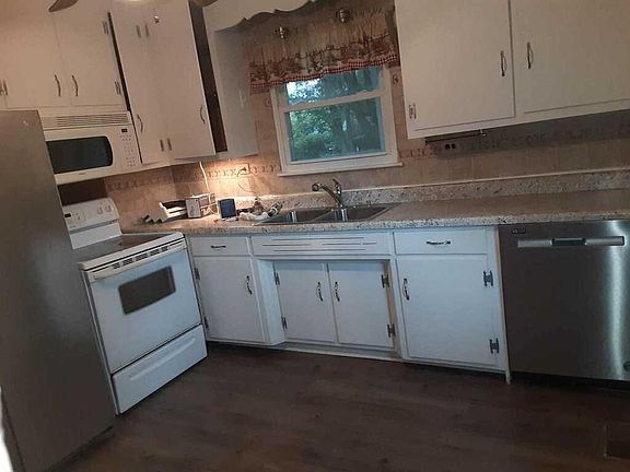 5th image of 100 Belton Ave
