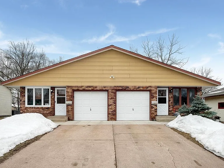 1677 Leone Ave — Photo 1