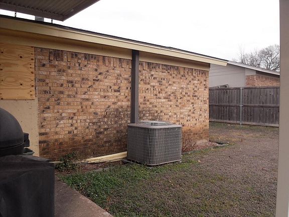 2nd image of 406 Katherine Ct