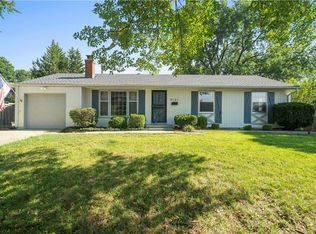 9121 Western Hills Dr, Kansas City, MO 64114
