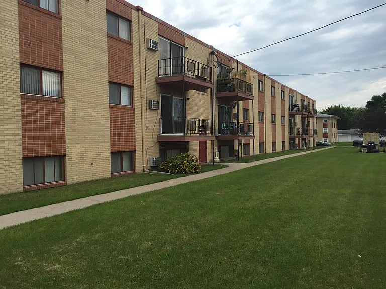 Skaff Apartments - Moorhead — Photo 8