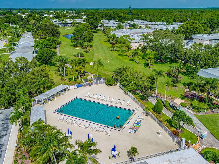 18081 SE Country Club Dr #9-83 — Photo 15