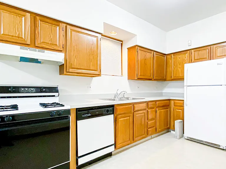 1812 W Thomas St #G — Photo 6